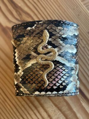 Bracciale in pelle effetto pitone con serpente in bronzo