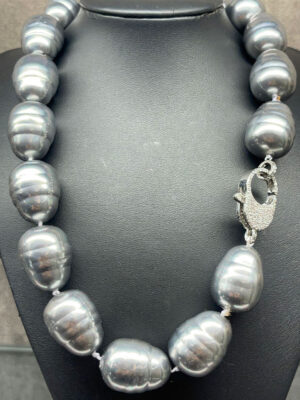 Collana con perle di Maiorca grey