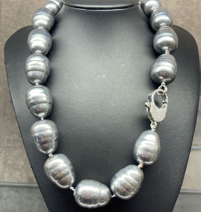 Collana con perle di Maiorca grey