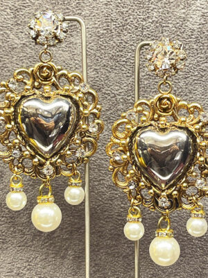 Orecchini a cuore in argento con perle naturali e Swarovski