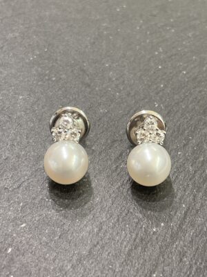 Orecchini in oro bianco con perle australiane e brillanti