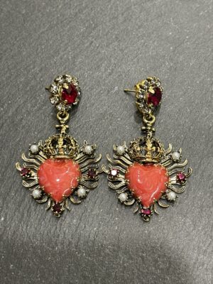Orecchini “ cuore sacro” in smalto rosso