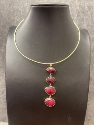 Choker in ottone e zaffiri rossi flat
